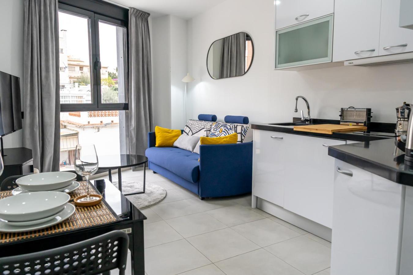 Modern Wave Escape Apartment With Private Parking And Rooftop Pool By Namaste Elite トレモリノス エクステリア 写真